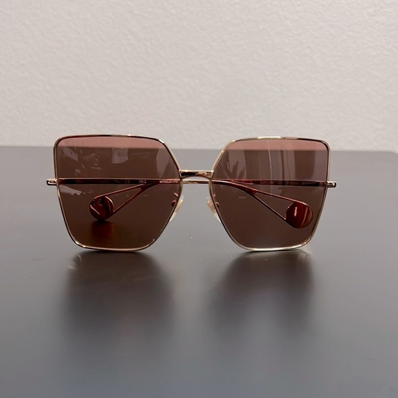 Gucci Sunglasses w/ case - Picture 1 of 5